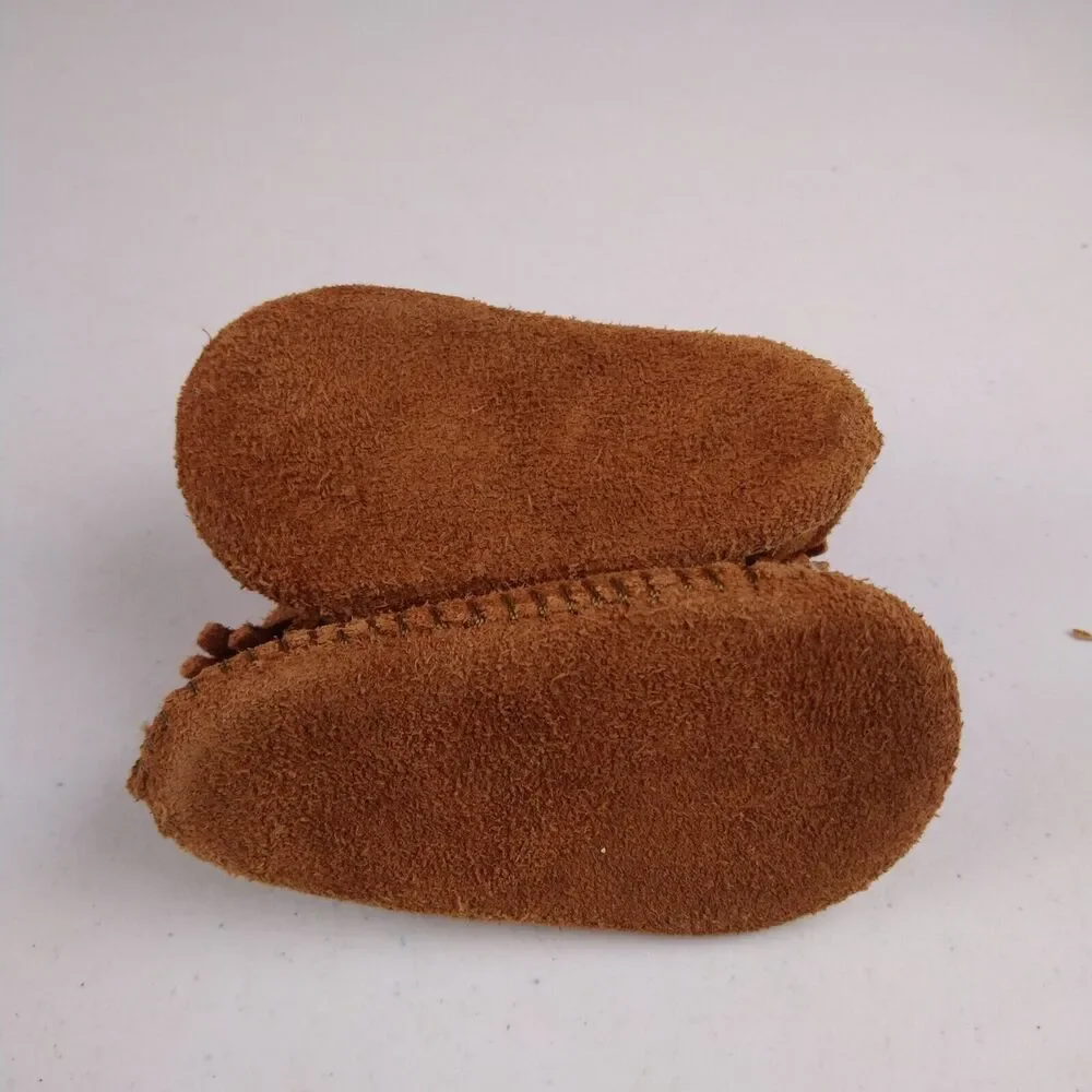 Minnetonka Moccasins 1122 - Infants Front Strap Bootie - Brown Suede Size 2